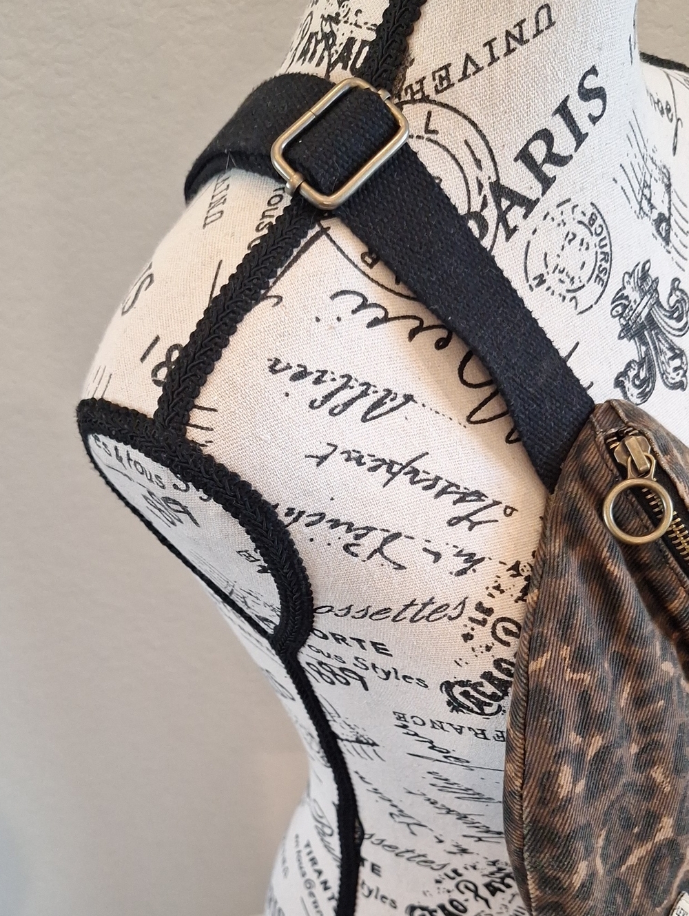 Levi's Devon Leopard Print Crossbody Sling Bag Brown & Black - Picture 6 of 14